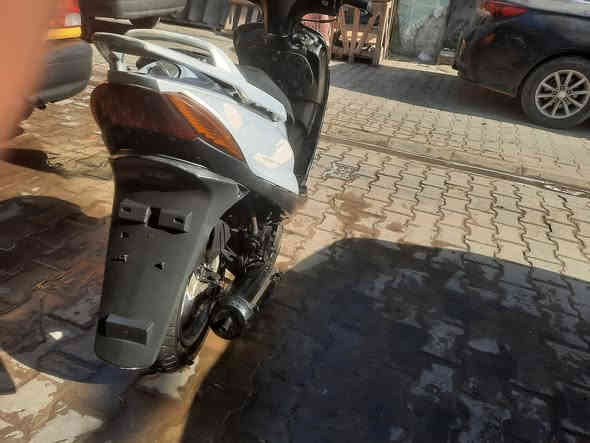 ماكس 140 شغاله وخير من الله نقصها جبنه تنضح دهن وباتري  ابيع هل موجود السعر 275 مكاني بغداد حي القاهره
***********
