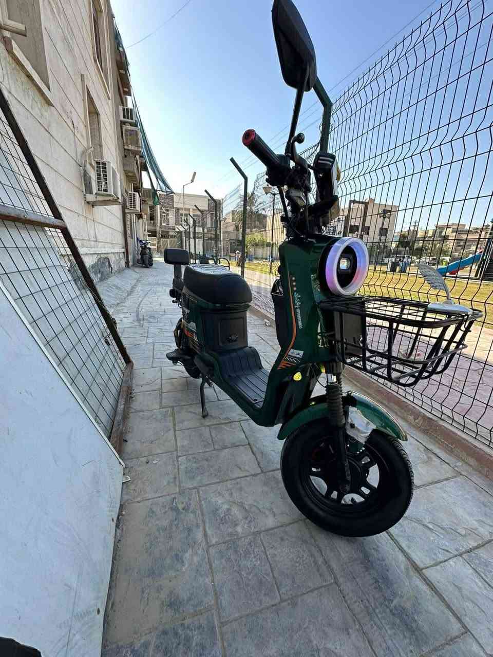 السلام عليكم عندي دراجه ار 9 للبيع بطاريه 2026 بطاريه صغار حجم باتري 15 امبير بغداد حي العامل البطاطس بطاريات 6 ودراجه حاله ويفه دراجه حيل حلوه والسعر 450 بيا مجال قليل حق الجيه بيع ومراوس واتصل على رقم والشرايه اتصل على هذا الرقم ***********
