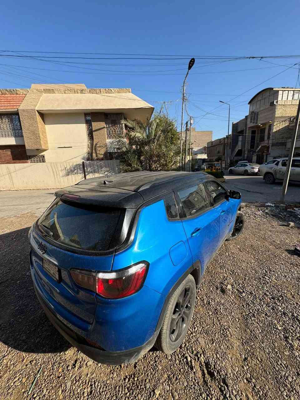 السلام عليكم اخواني.جيب كومباس2019 للبيع ماشية تقريبآ 80 لون مميز سيارة نظيفة مال بيت وحادثها بسيط لا تتيود والسيارة مواصفاتها معروفة  محرك اربعة سلندر2400موجودة في زيونة وسعرها 122ورقة وبيها شي بسيط صور حادثها بالمنشور والسونار هم بالمنشور للاتصال***********
