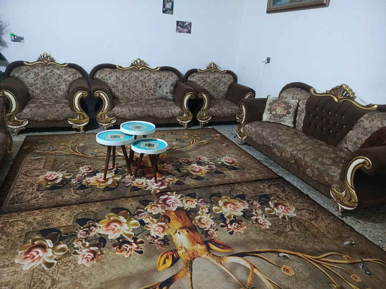 السلام عليكم تخم لبيع 10مقاعد سعر 400وبي مجال ***********
