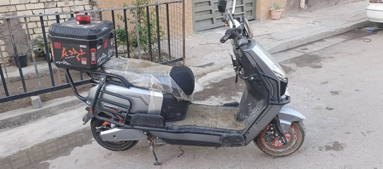 دراجات شحن
نضافة 90% 

استعمال قليل 

6 بطاريات 

ملف 2000

سرعة 85 

4 سرع

واضاف البكR

سعر مليون وبيه مجال

***********
