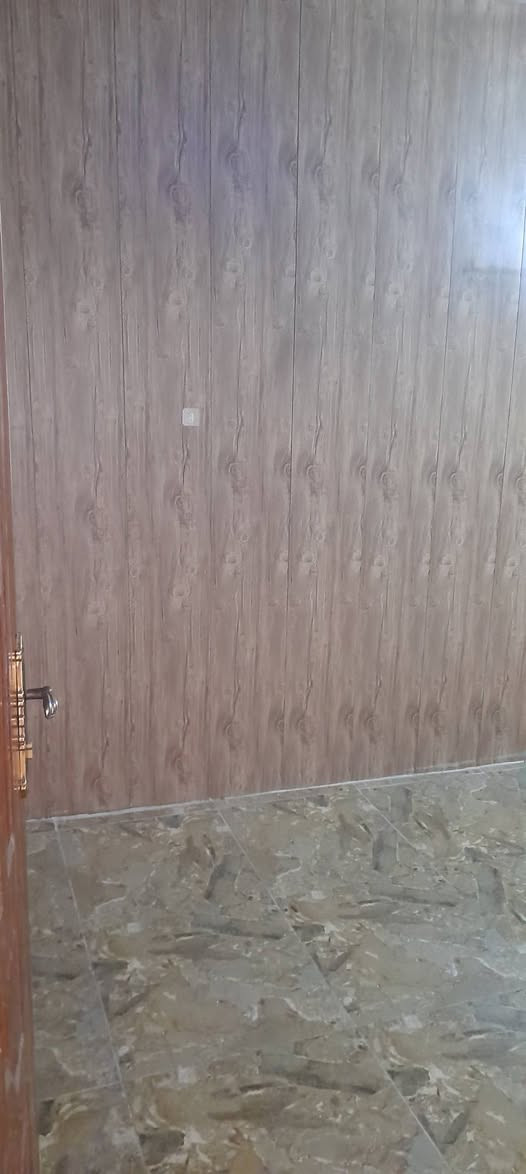 السلام عليكم بيت للايجار 90 متر خلفية مال عائلة صغيرة يتكون من 3 غرف الشعلة الغربي قريب عل علوة  بشارع البانزين خانة مال جيازنة اخر فرع على يسرة رابع بيت علشارع التبليط مقابيلة تشجير اني مكلف بالنشر اتصال على هاذ الرقم ***********       ‏‪***********‬‏
