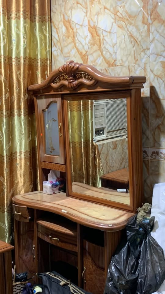 السلام عليكم
غرفة نوم ماليزي سعرها 250 ألف والمندر وياها وبيها مجال .. للتواصل ***********
