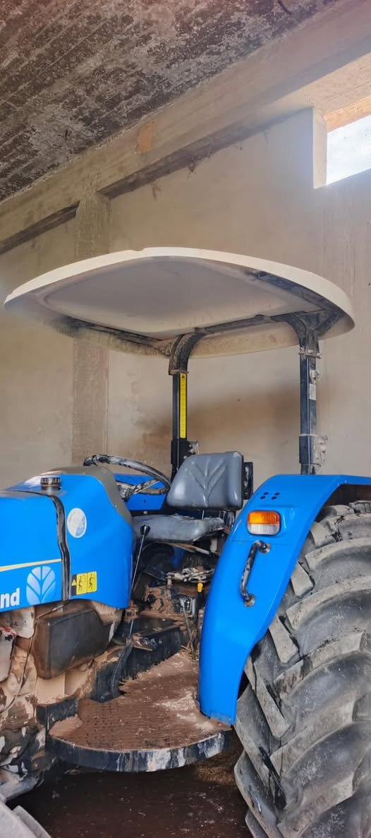 سلام عليكم تركتر نيوهلند موديل 2013 نضافه فول شوف العين المحرك برغي مامفتوح للبيع الموقع غرب الموصل قرية تل خزف للاستفسار    ‭٠٧٧١ ٩٥٨ ٠٣٥٠‬
