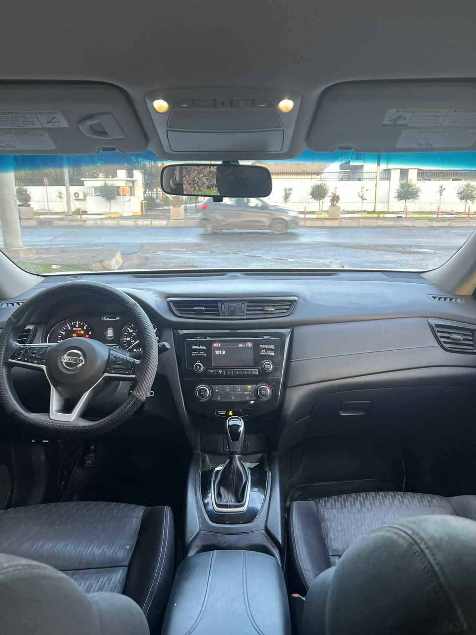 نیسان ڕۆگ 2017 s
گێڕو مەکینە وکاربایی بەشەرتە ✔
چملغی پشتەوە ودوو ساردی هەیە ➯
149000 mil ڕۆیشتن ➯
ڕەقەم وسنوێ نوێ،
*********** ڤایبر،واتساپ
شوێن،،شەقڵاوە
نرخ 140 $ شقلاوة, أربيل
