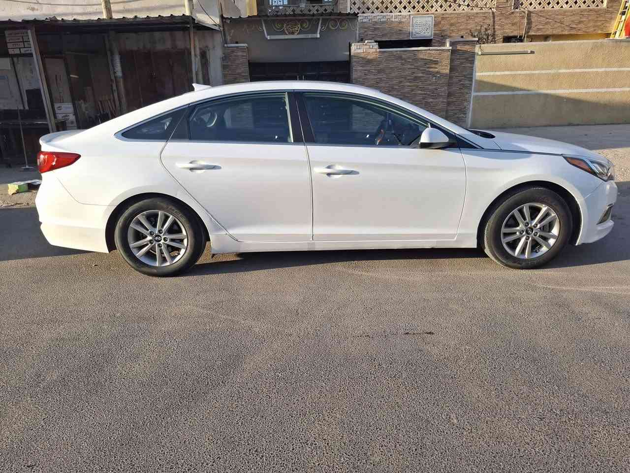 سوناتا 16 أمريكي سليمانيه بسمي كلين بدون حادث مكفول حتى الدعاميات ومكفول  من الغرق تقريرها موجود داخله زيرو للعراق..شاشه تاب كامره دواره ثلاث انظمه قياده مانع تزحلق تحكمات ستيرن جهتين ارضيه ومقاعد وجنطه مدوشمه جلد اربعه ويل كب محرك 2400 gdi  لا تنقيص ولا تبخير ماشيه  ١٢١٠٠٠ الف  صدر أمامي وخلفي نظيف جدا.
ملاحظه: السياره بيها تقشير بالصبغ بأماكن متفرقه وبيها شخط في باب السايق.
مكاني بغداد البياع  ***********
السعر  ١١٨ $ وبيها مجال.
