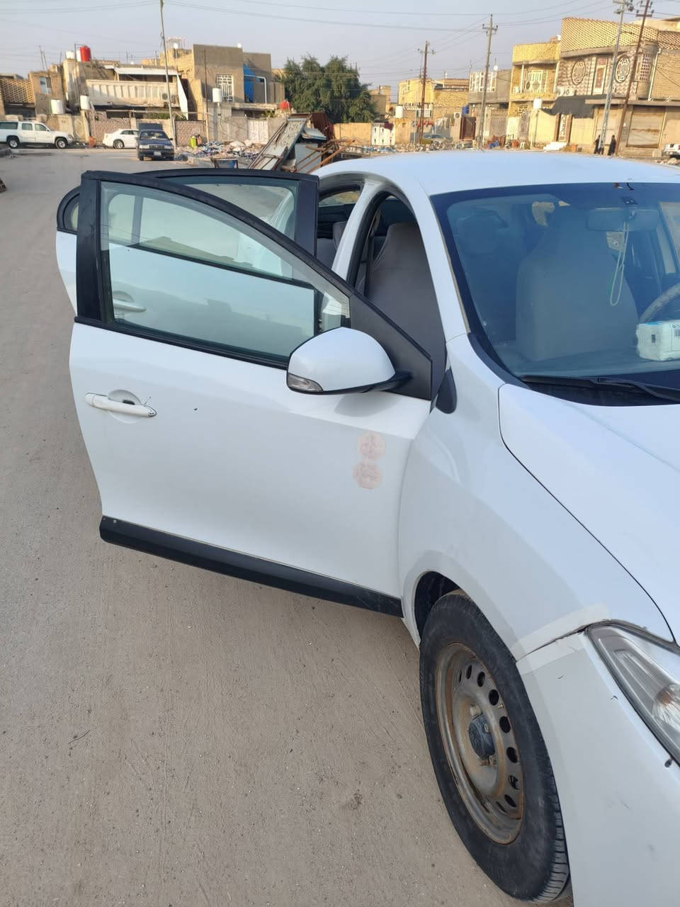 رينو فلونس 2016 بيع ومراوس المكان شطرة
*********** واتساب
