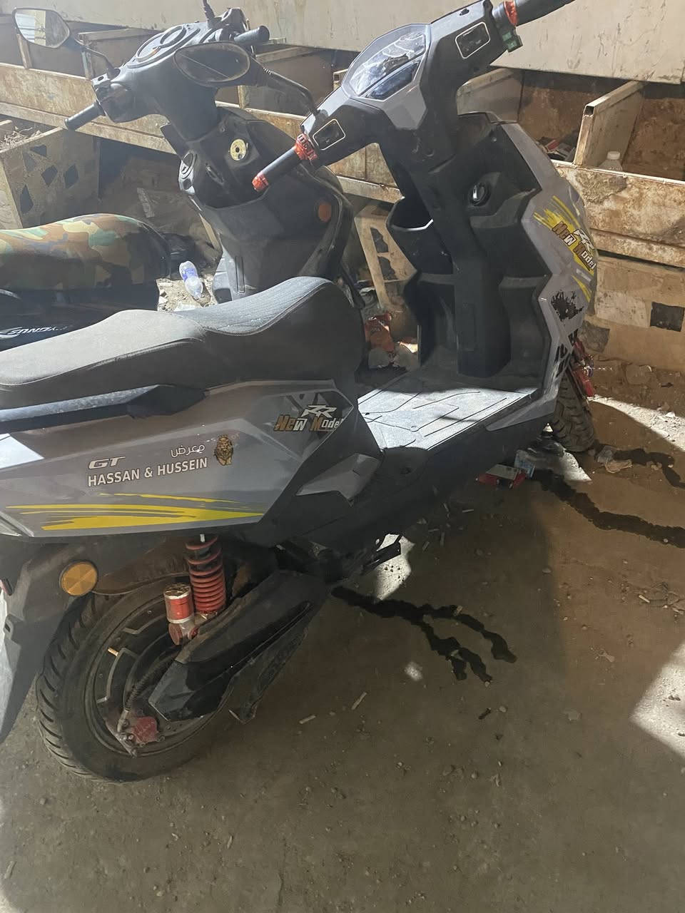 سلام عليكم دراجه شحن للبيع سعرهه مليون وربع وبيهه مجال دراجه زيرو المكان بغداد الكريعات رقم *********** واتساب
