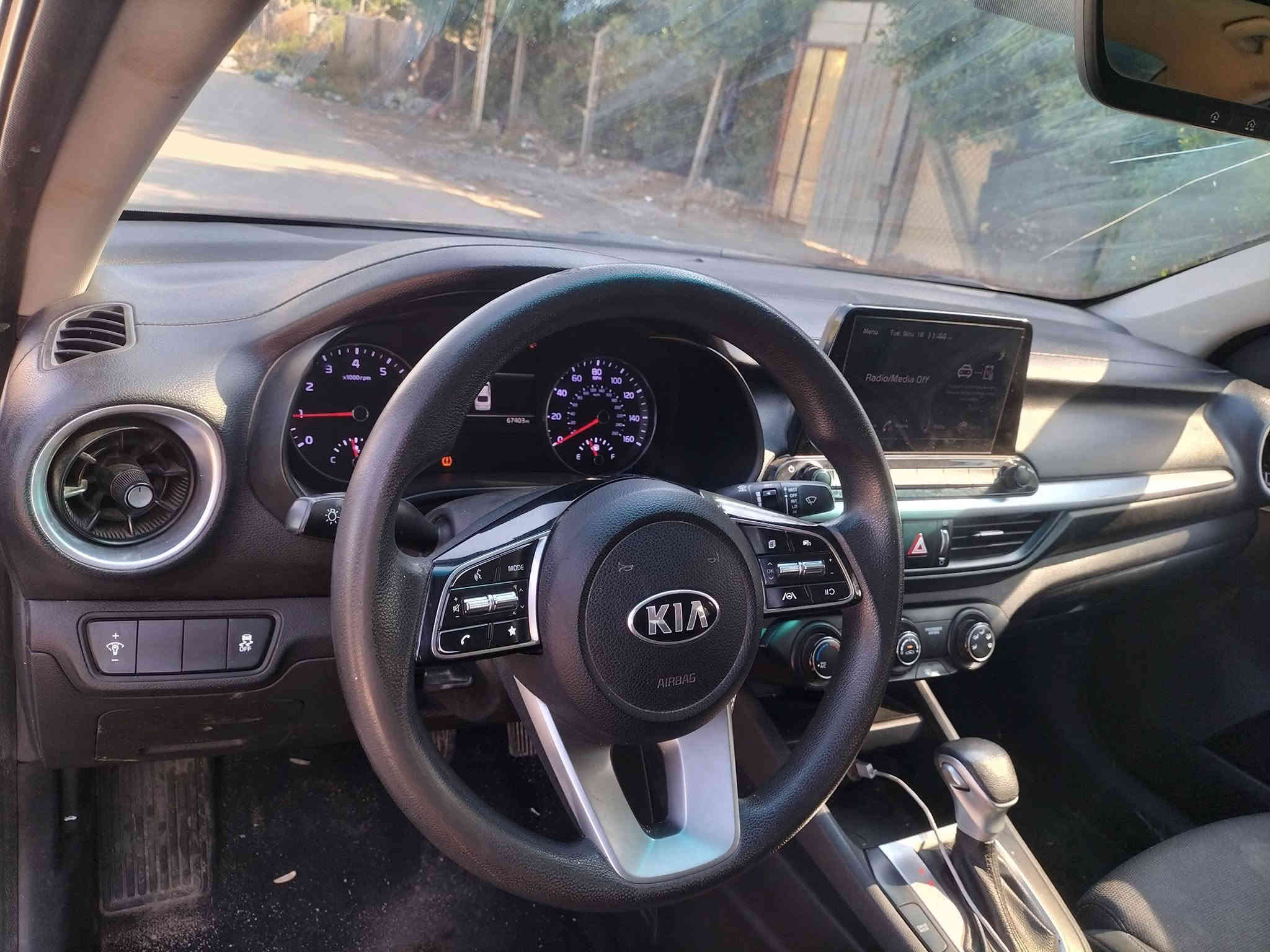 فورتي 2022 رقم اربيل رقم جديد تحويل او وكاله مضمون السعر 121 وبيها مجال ماشي 67 الف mi
المواصفات محرك 2000 دوش المرغوب نظامين قياده + تحديد مسار + كامره
شاشه كبيره + كار بلي + مانع انزلاق
كروز سرعه + تحكم جهتين
حادثها باب وشويه من الجاملغ بامريكا وهنا مصبوغه صفحتين تراسلني واتساب او ماسنجر ادزلك صور الحادث وتدلل 

مكاني زيونه ***********
