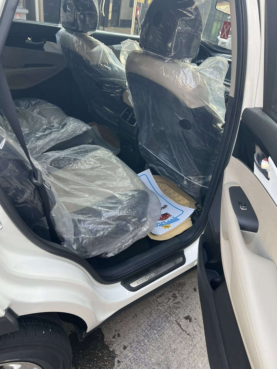 السلام عليكم
سورنتو ٢٠ فووول عدا الفتحه 
ماشيه ٨٧ الف كفاله عامه 
مكان الخالديه 
السعر ٢٦٨
***********
