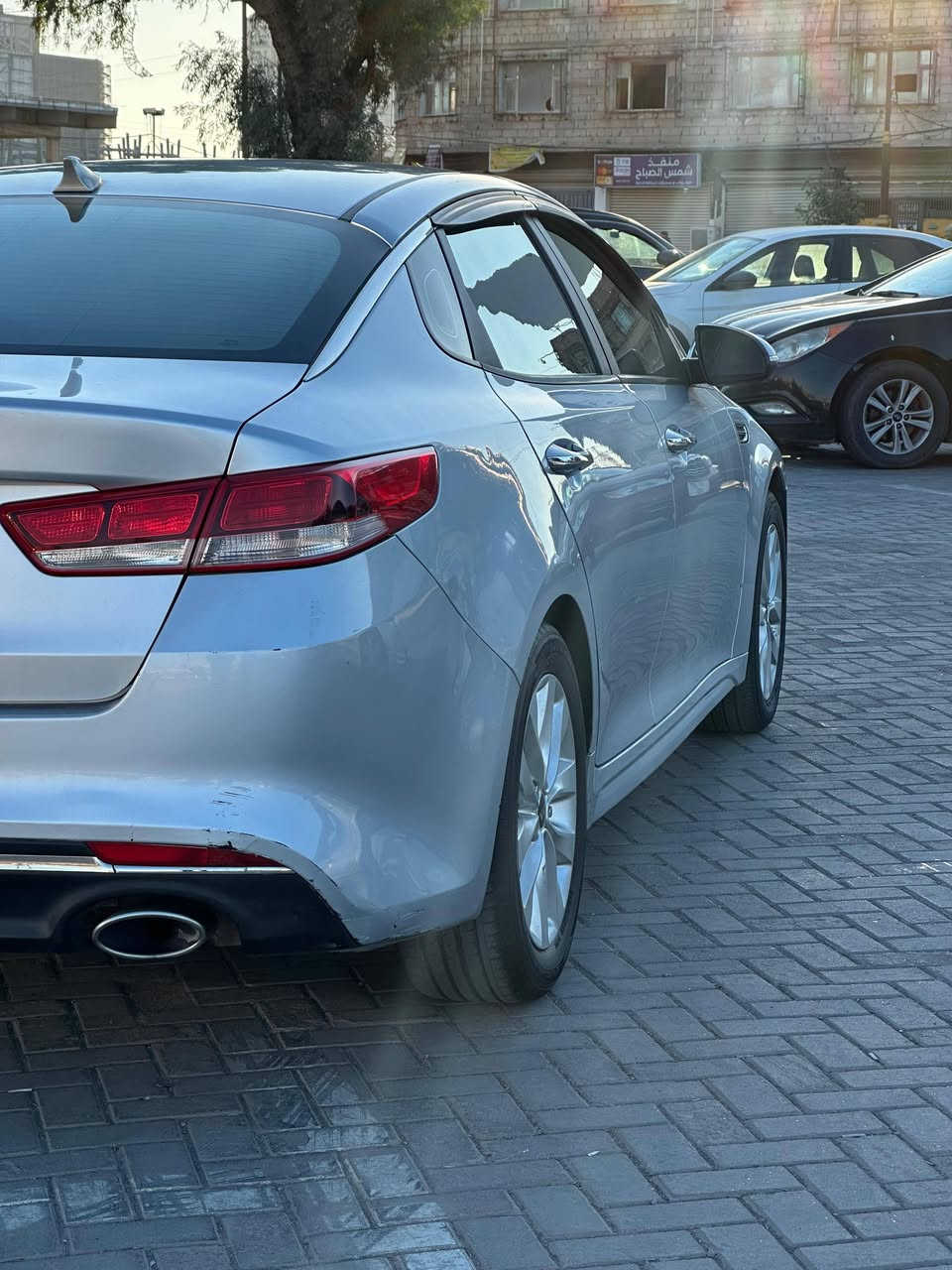 السلام عليكم أوبتما للبيع فقط موديل 2016 وارد امريكي بدون حادث حادثها طلقات بسيطة بيها قطع صبغ بس ابيع عام مكفولة من الكلبة والچفية ولغود وشواصي مكينة 2400 لا تنقيص لا تبخير مكفولة حتى من الفتح السيارة جديدة وماناقصها كل شي حدادية وتخم تاير وباتري جديد رقم بغداد دولي بأسمي تحويل مباشر شاشة كامرة اشاير بل مري تحكمات السياره احلى من الصور مكاني كربلاء السعر105رقم ***********
