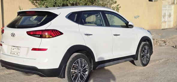 توسان
موديل 2020
مكفوله كفاله 
رقم بغداد
العنوان واسط 
السعر ٢١٠ وبيها مجال
***********
