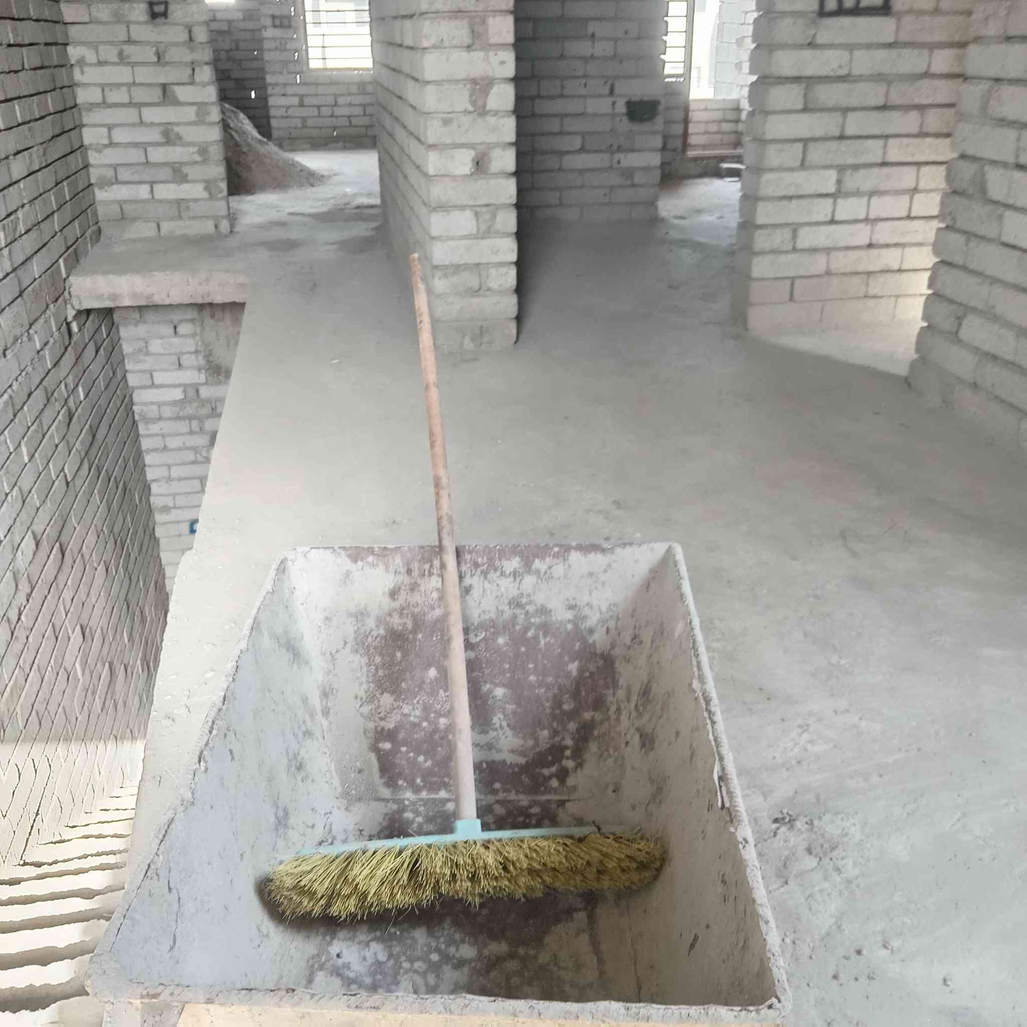 السلام عليكم اشتغل تفليش تنضيف حفر اساسات حفر ابي تصعيد مواد فلانكوت تحويلات كشر جدران نقل انقاذ تفريغ مواد تصفيط اساسات و حدايق ايشي تحتاجون اتصال على هاذا الرقم ***********
