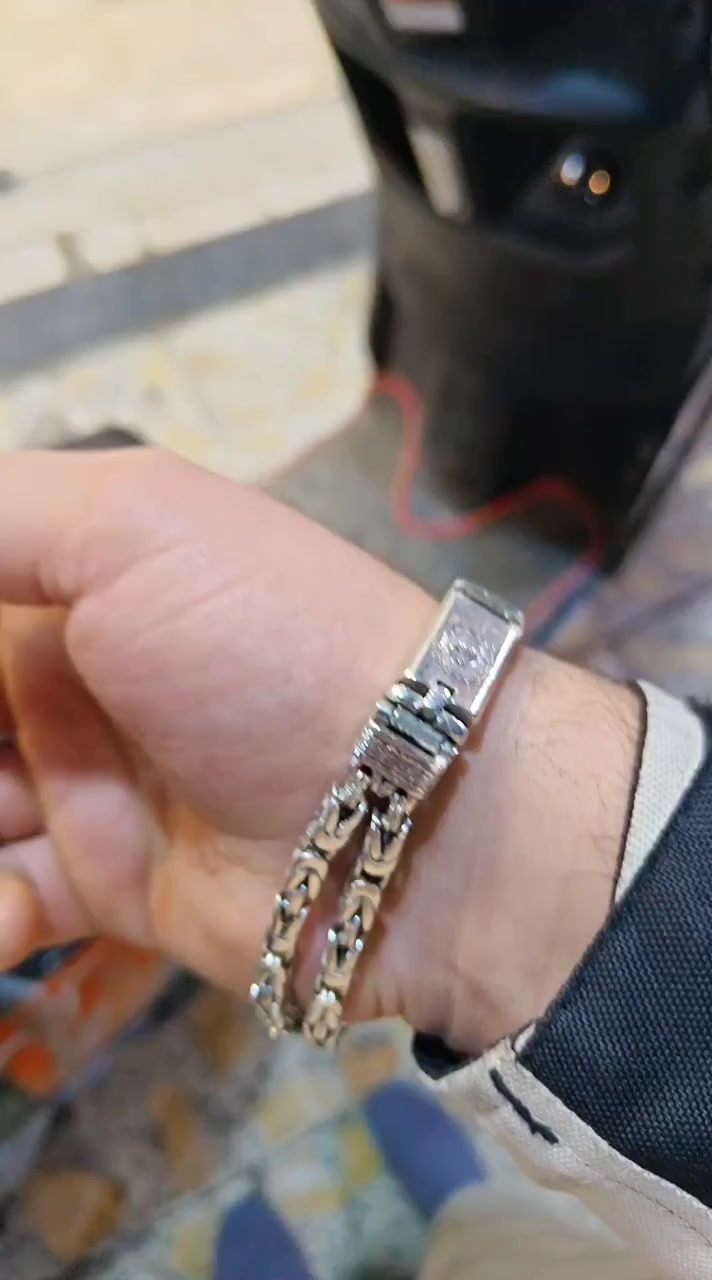 سلام عليكم 
فضه عيار 925
108 غرام 
سوار 57
كلاده 51 
3250الغرام


**إذا كنت صاحب هذا الإعلان وتريد حذفه لأي سبب، رجاءا أرسل رسالة إلى الدعم الفني**