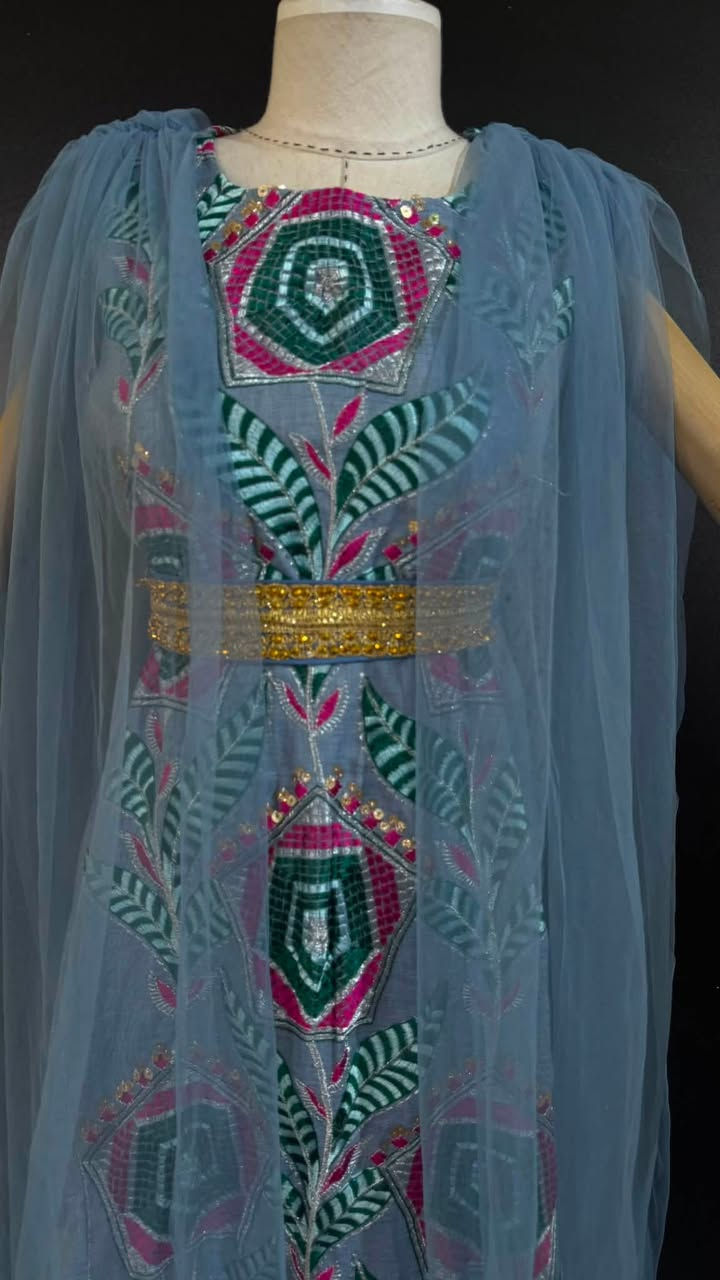 ✨ قطع جمال الجمال – أناقة خليجية بدرجة أولى! 💕👗
تألقي بأجمل التصاميم الخليجية الراقية واختاري من تشكيلتنا الواسعة:

👗 دراعات – فساتين – بشتات – سوتات – قمصان – بناطير
كلشي متوفر وبأحدث الموديلات 💫

🚚 التوصيل متاح لجميع المحافظات:
• بابل وبغداد: 5 آلاف
• باقي المحافظات: 7 آلاف فقط

🎥 تابعينا يومياً على البث المباشر
لعرض التصاميم أول بأول 🌺

📩 للتفاصيل والأسعار راسلينا من الزر اسفل المنشور أو عبر الواتساب:
📱 ￼⁨***********⁩ – واتساب متاح دائماً 💬
📱 *********** – واتساب متاح دائماً 💬

👇 لا تفوتي الفرصة، اضغطي الزر وتواصلي ويانه مباشرة!
