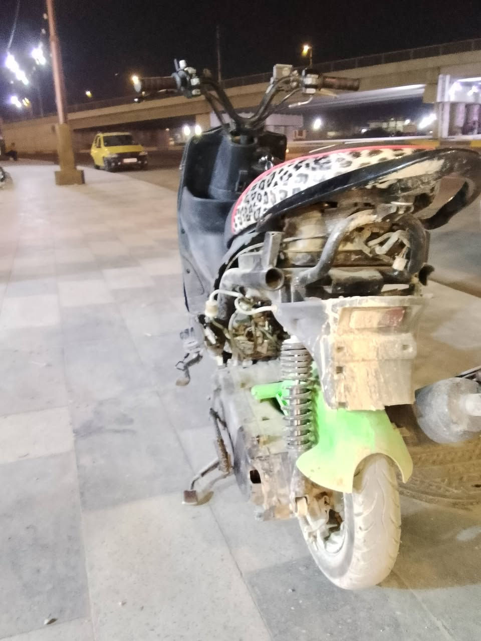 السلام عليكم ورحمة الله وبركاته الدراجه للبيع والسعر مناسب مكلف بلنشر الدراجه مالعب  السعر 400 وبيها مجال قليل رقم الهاتف ***********
