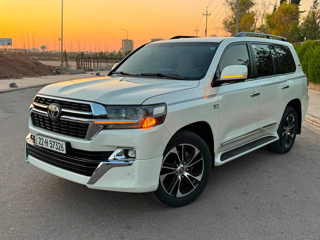 Toyota Land Cruiser V8 EX.R 5,7
سنة الصنع: 2019

كيلومترات32 كم

سیاره‌ :كلین

اللون الابيض

گیر و محرك Lexus 

اللون الداخلي: بني

عدد الاسطوانات: 8 اسطوانات

حجم المحرك:5,7 لتر

قوة حصان: 304 حصان

ناقل الحركة: أوتوماتيكي بـ 6 سرعات

نظام الدفع: كل عجلة القيادة

فتحة سقف: حجر

نوع من الفرش: الكهربائية - التدفئة

أبواب بصمات الأصابع: نعم

ماسحات الزجاج الأمامي - مستشعر المطر

الشاشة: 3

مجسات: مجسات - وقوف السيارات

الكاميرا: الخلفية

حجم الإطارات: 20 بوصة

مصابيح: رئيس تتحرك - زينون - إضاءة LED

أيضا لم يتم تجهيز المعدات ، يمكنك تجهيزه بنفسك

سعر:$💵🔥

☎️موبایل :***********
