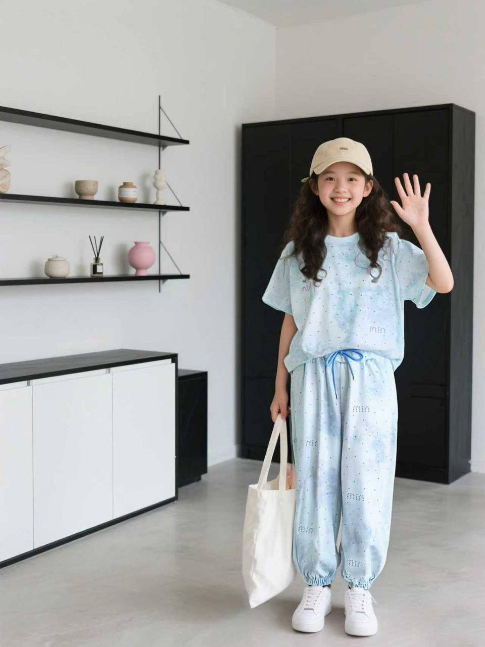 # افتتاح الموسم الصيفي 
# جديد أزياء الغدير ✅
تراك كوري بناتي  ❤
قياس 5   الى 8  سنه 🔥🔥
العنوان:
ذي قار/ قضاء النصر
شارع مول اوما 
مجاور صيدلية أزهر رزاق
للحجز واتساب ***********
#فولو #اكسبلور #ازياء #ملابس_اطفال #لايك #ترند
