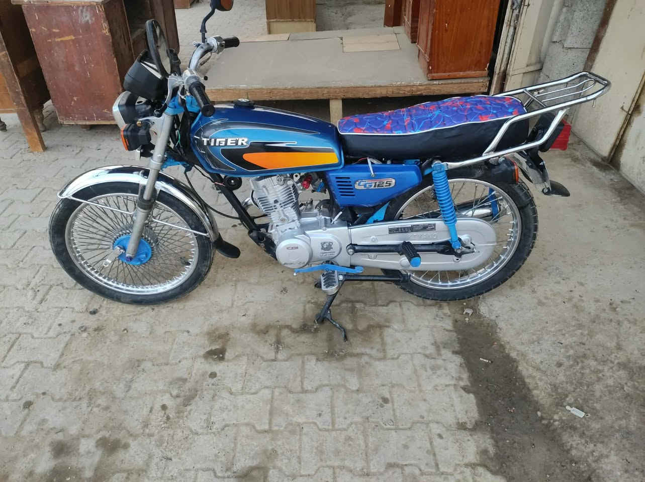 سلام عليكم لبيع دراجه يراني 4كير موديل2021 اوراق كامله تايرات جدد ضفيره وباتري كله جدد دبل شاير لايت علي ناصي كله شغله مكينه تخبل سعر400  وبيه مجال شراي بيه واتساب مكلف بل نشر مكان بغداد النهروان ***********
