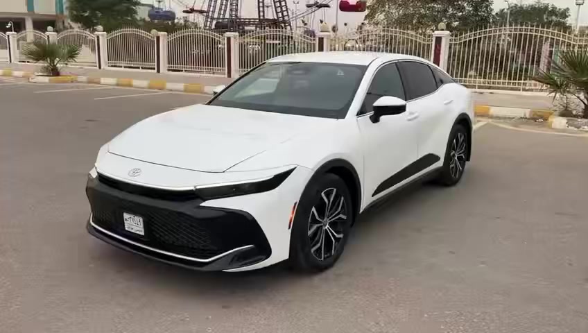 السلام عليكم
للبيع 2024 تويوتا كراون هايبرد 
2024 Toyota crown XLE
 
السيارة دخول جديد وكلشي مذكور بالفيديو 
ايرباك ستيرن مبدل اصلي 
كامله من كلشي 
صور الحادث من ضمن الصور 
السعر 27,000 $  (270) ورقه 

للاستفسار الاتصال على 
***********
