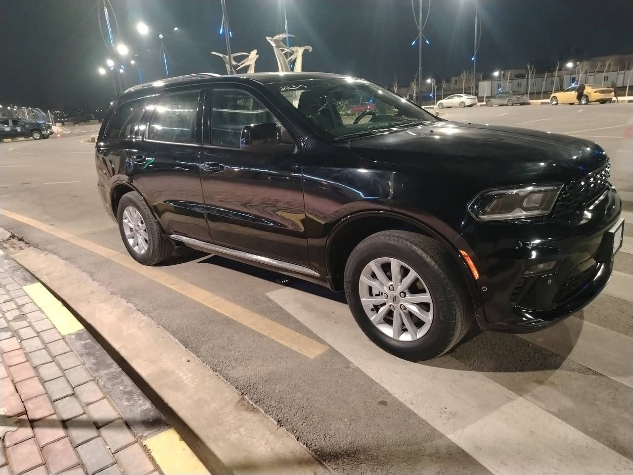 دوج دورنكو أسود ميتاليك موديل 2023
مواصفات 
بصمة أبواب بصمة تشغيل
نقطعة عمياء رادارات جانبيه
وضعيات قيادة سبورت ايكو
شاشة حجم 7 انج
كامرة خلفية
مانع انزﻻق
حساس ضغط الأطارات
مثبت سرعة
گير طيارة
بلوتوث
مري هيتر
تدفئة كشنات
تدفئة ستيرن
كشن السائق كهرباء 8 وضعيات
لايت زينون + دبل لد، حاجب
كشافات ضباب
7 راكب
محرك V6
تبريد 4 قطع منفصل
شفتات أستيرن
اسبايدرات قمارة
 ايرباك مصلح
مصلحها ع ايدي
شواصي وكير ومحرك بلاديه 
بيها 4 قطع ورأس لغد الجاملغ الأيسر وأسفل باب السكن بس وبونيد أصلي وجاملغ يسار تبديل

فحص مؤقت منفيست بأسمي اني المستورد تحويل مباشر
سيارة جديدة نظيفة على وضع الشركة 
ماشيه 32 الف

للأستفسار أكثر خاص 
اتصال ***********
واتساب ***********
