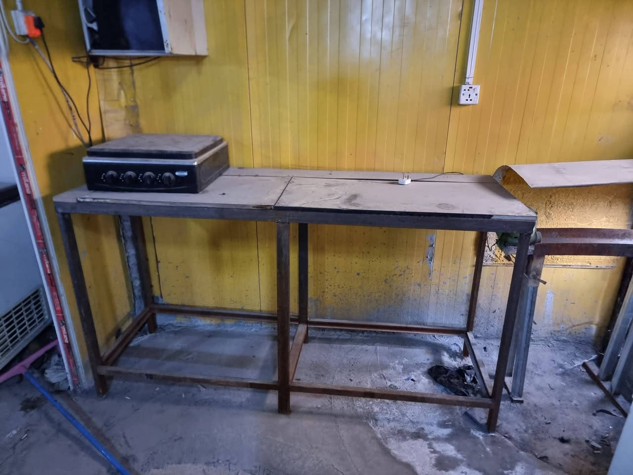 السلام عليكم غراض للبيع كلمن وسعرها اي شي يفيدك راسلني خاص او اتصل على الرقم ***********
