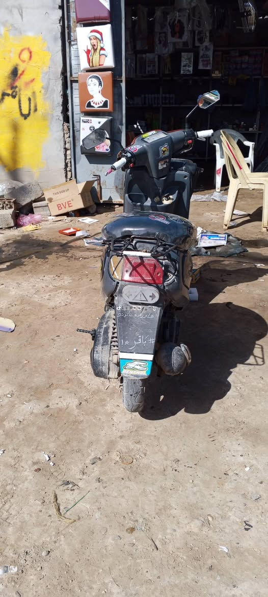 سلام عليكم دراجه بطه خطين شغاله سلف وهندر ما ناقصهه شي السعر 250 وبيهه مجال مكان الدراجه بابل السده الهنديه ***********
