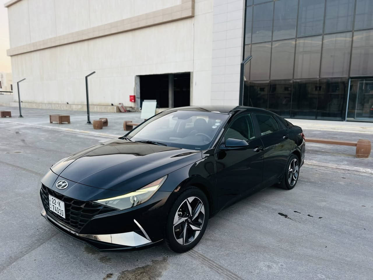 السلام عليكم…
اعتذر عن الاقساط والوعده 
النترا 2021 وارد أمريكي لون اسود 
رقم أربيل دولي سنويه جديده شرط التحويل…سياره خير من الله ماناقصها برغي 
مواصفاتها نص فول معروفه مواصفاتها مايحتاج اذكرها…
سياره بيها قطعتين صبغ بدون قطره داخل والباقي مكفول بجم كبس…
محرك 2000مامفتوح كير مامفتوح صدر جديد تخم تاير جديد تبريد ثلج تدفئه نار…
السعر 133 وبيها مجال 
مكاني صلاح الدين تكريت 
للاستفسار ***********
***********
