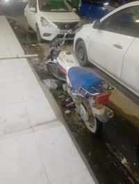 ماطور للبيع ابيعه جف اتراب بس يشتغل اروح واجي بي 200وبي مجال 077093143...