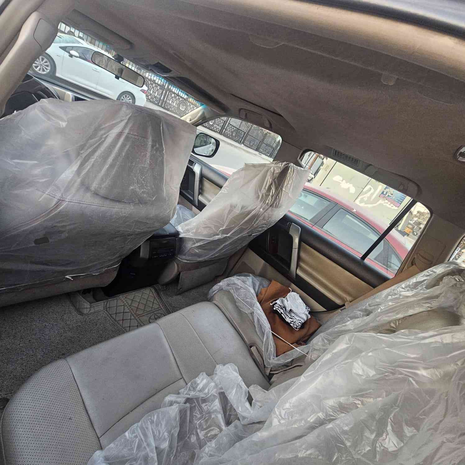 السلام عليكم ورحمة الله

للبيع 

برادو 2013 

ماشيه 121 الف 

مواصفات txl

تجي فتحة سقف 

تحكم ستيرن جهتين 

كراسي جلد 

معروفه مواصفات ال txl

مكفوله من الحادث و الضربه والسونار مرفق كير ومكينه ما مفتوح

السعر المطلوب 275 ورقه 
العنوان بغداد مدينه الصدر 
***********
