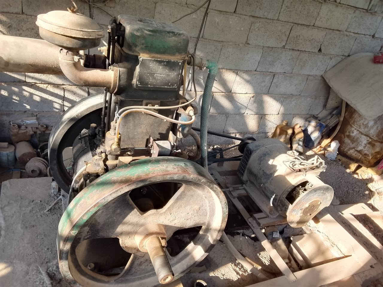 مولد لستر 8 حصان نوع مارشال مع راس توليد 7/5 كيفي سلف داينمو يشتغل يطفا اوتو مع الوطنية شاصي مصمم عربة كامل تبريد ماء السعر 1800000 المكان ديالى الخالص / ***********
