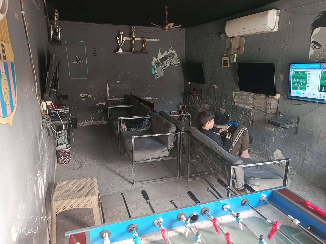 سلام عليكم
بيع قاعة بلي تحتوي على 6 شاشات حجم 45 وتحتوي على 5 بلي فور سلم و4 يو بي اس  وسبلت توسوت طن تعليك وتحتوي على فيشة وتحتوي على 20 جوستك مع كراسي ومقاعد جلوس قاعة متكاملة سعر 3 ملايين ونص الموقع عبيدي شارع المحافض للاستفسار خاص او على الرقم ‏‪***********‬‏
