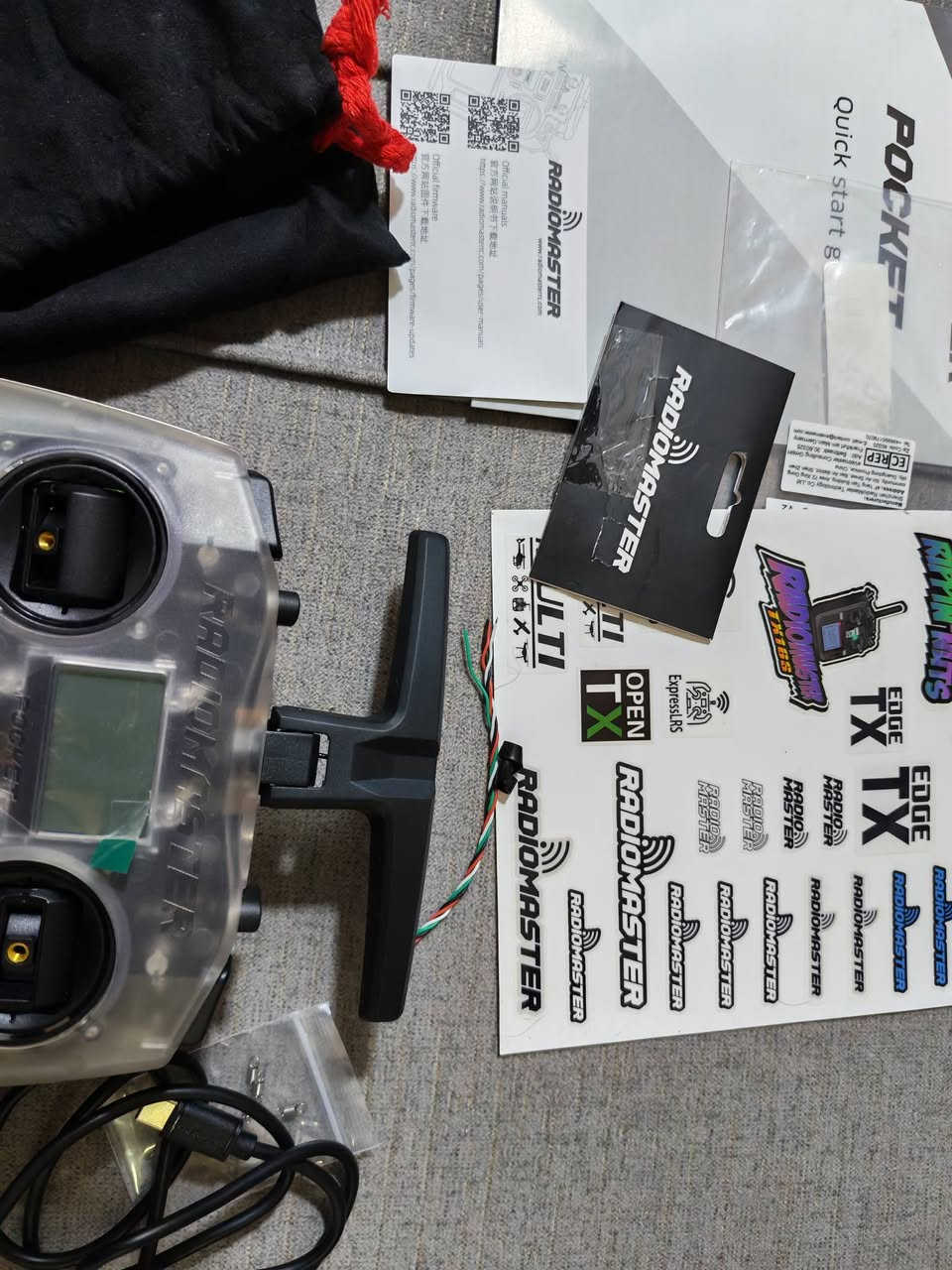 Joystick ELRS مع رسيفر 
جديد غير مستخدم واغراضه كاملة
سعره ٩٠ الف والتوصيل مجاني لكل المحافظات
تواصل خاص او واتس اب
***********
