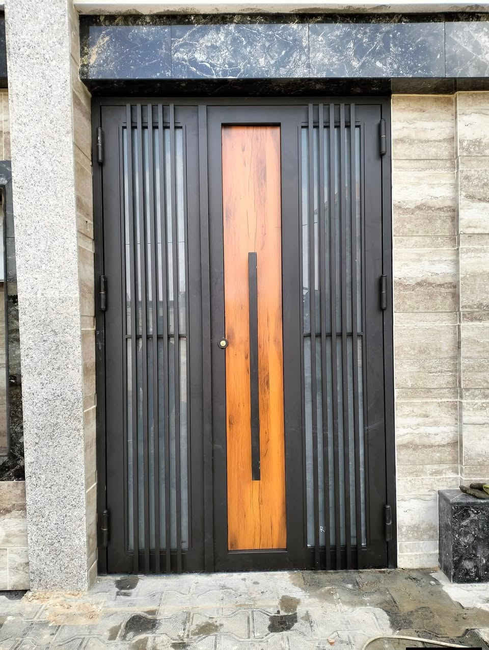 بالتقسيط ونقد معمل أبو مومن يقدم اليكم أنواع ابواب قاص يوجد لدينا انواع موديلات جديد  أسعار مناسب جداً أي استفسار رقم موبايل *********** عنوان كركوك
