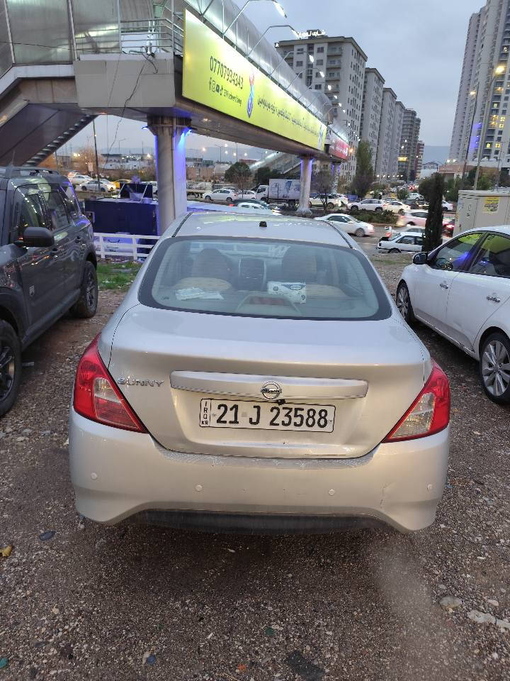 نیسان سەنی ٢٠١٩ 
مواسەفات گێر تۆماتیک ٢ جام کارەبا ئۆڤەر دڕایڤ 
پارچەی بۆیاخی نیە جەمپێکی بەسیتی دواوەی هەیە لەگەڵ تۆزێك وردە چاڵ لە سەقفەکەی تەرزە کوت نیە 
***********
*********** السليمانية, العراق
