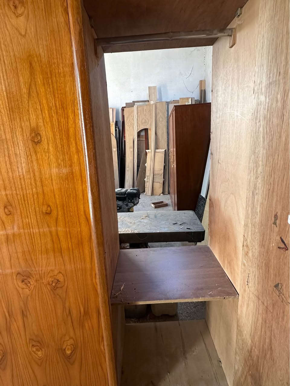 سلام عليكم 
كنتور اربع ابواب تسكام كامل صبغ قفل يدة وجه الكنتور جديد 
النجف الاشرف تقاطع العسكري كبل 
الهاتف*********** النجف, العراق
