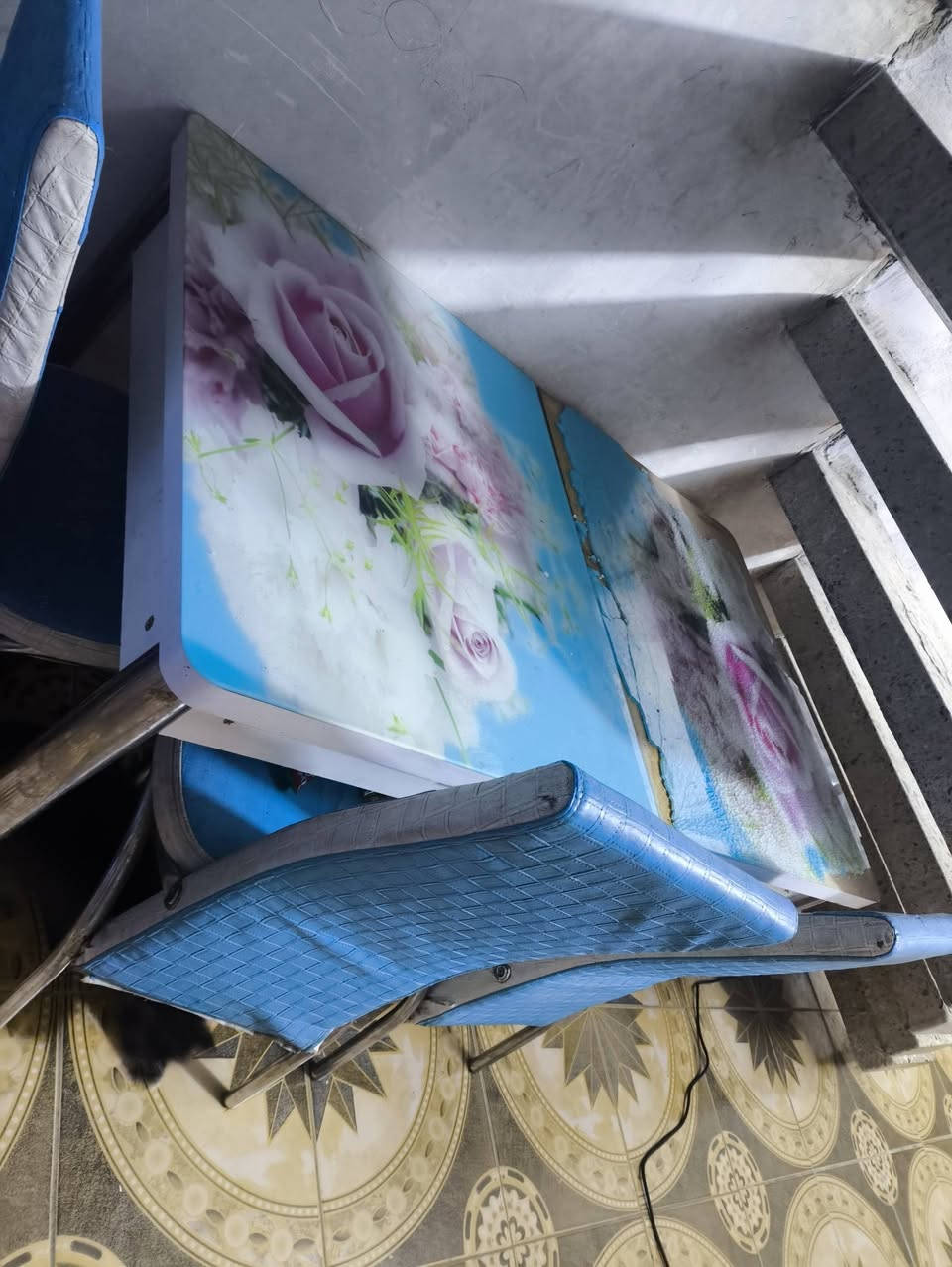 السلام عليكم 💗
ميز طعام مستخدم حجم عائلي اربع كراسي يكبر ويصغر
بي ضرر بسيط مبين فوك
(السعر خاص 💗)


**إذا كنت صاحب هذا الإعلان وتريد حذفه لأي سبب، رجاءا أرسل رسالة إلى الدعم الفني**