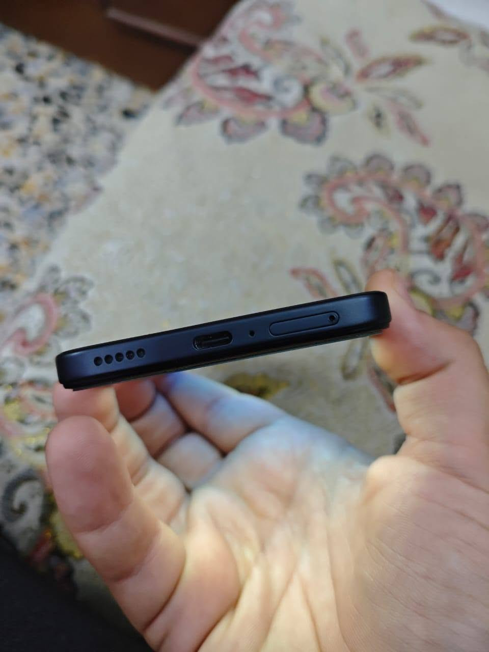 للبيع هاتف HONOR X7d بمواصفات قوية ونظافة تامة! 📱✨
لكل من يبحث عن جهاز عملي، بذاكرة ضخمة، وبطارية عملاقة للألعاب والاستخدام المكثف، متوفر الآن جهاز هونر نظيف جداً وعلى الفحص.
​المواصفات المؤكدة للجهاز:
🔹 اسم الجهاز: HONOR X7d.
🔹 المعالج: Qualcomm Snapdragon 685 (أداء مستقر وسلس جداً).
🔹 الذاكرة الداخلية: 256 جيجابايت (الإجمالي) لتخزين كافة ملفاتك وألعابك بدون قلق.
🔹 الرام (الذاكرة العشوائية): 8 جيجا رام + ميزة (HONOR RAM Turbo) لسلاسة تامة في التنقل بين التطبيقات الثقيلة.
🔹 البطارية: 6500 مللي أمبير (البطارية الأقوى في فئتها، تدوم معك لأيام وتتحمل الاستخدام الشاق).
​حالة الجهاز وملحقاته:
✅ الجهاز غير مفتوح وغير مصلح نهائياً، وبحالة الوكالة (نظيف جداً).
✅ يأتي بكامل ملحقاته: الكرتون الأصلي + الشاحن الأصلي + كفر حماية.
​💰 السعر المطلوب: 280 ألف دينار.
📍 الموقع: بغداد.
​📥 للمهتمين والشراء، يرجى التواصل مباشرة عبر الرسائل الخاصة.


**إذا كنت صاحب هذا الإعلان وتريد حذفه لأي سبب، رجاءا أرسل رسالة إلى الدعم الفني**