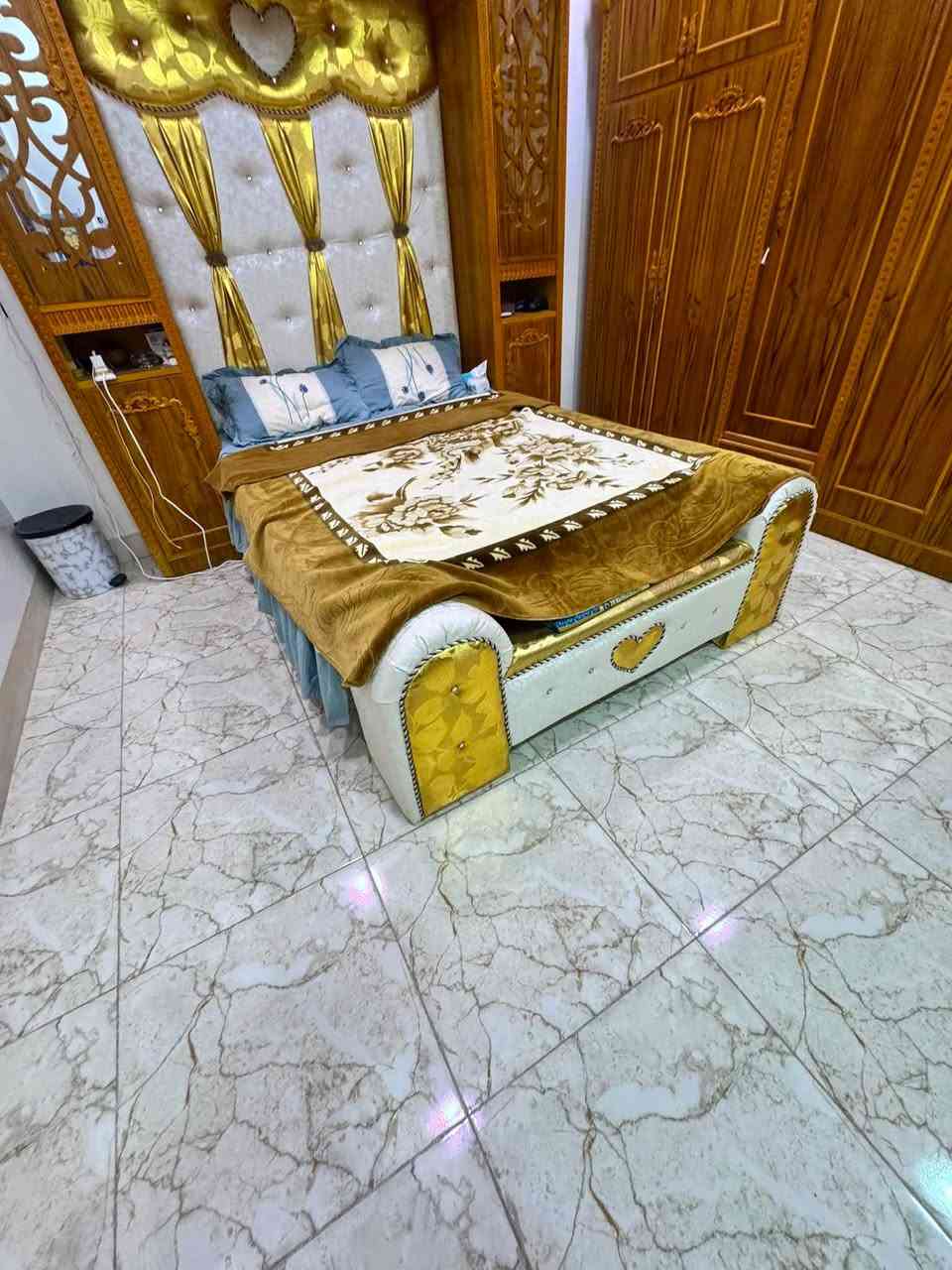 السلام عليكم للبيع 700 الف *********** ***********

