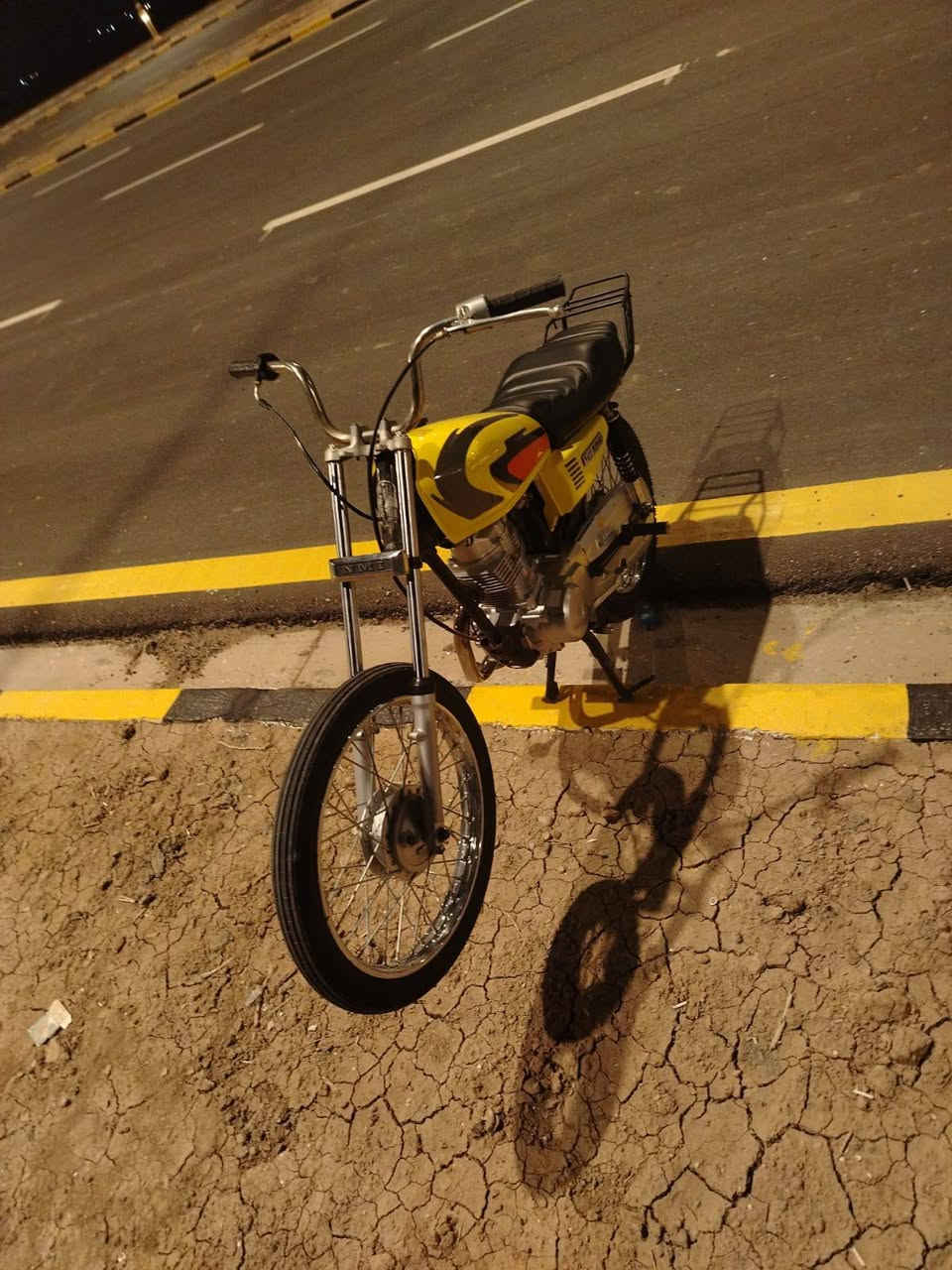 السلام عليكم دراجة نامة للبيع شاصي نامة ارشا موديل 2016 (اوراق اصولي بس وكيلها ماندلة) الدراجة مكفولة من الطول للطول مامفتوح بيها برغي اشتغلت اول اسبوعين او سحكت انوب تركتها صارلها 3 اشهر البارحة طلعتها واريد ابيعها الدراجة ماماشية ابد المكينة جديدة بالباكيت نامة الاصلي مو امتياز او كلها اصلية الغرض سيد خلدون مكينة مجمع ماكس ويمك الحساب السعر خاص الرقم، ***********
