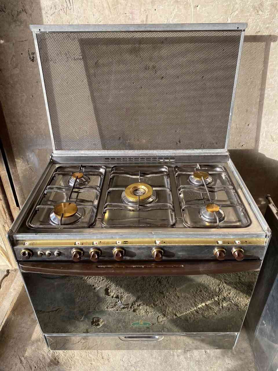 للبيع كريازي العنوان طارميه شارع الضباط ***********
