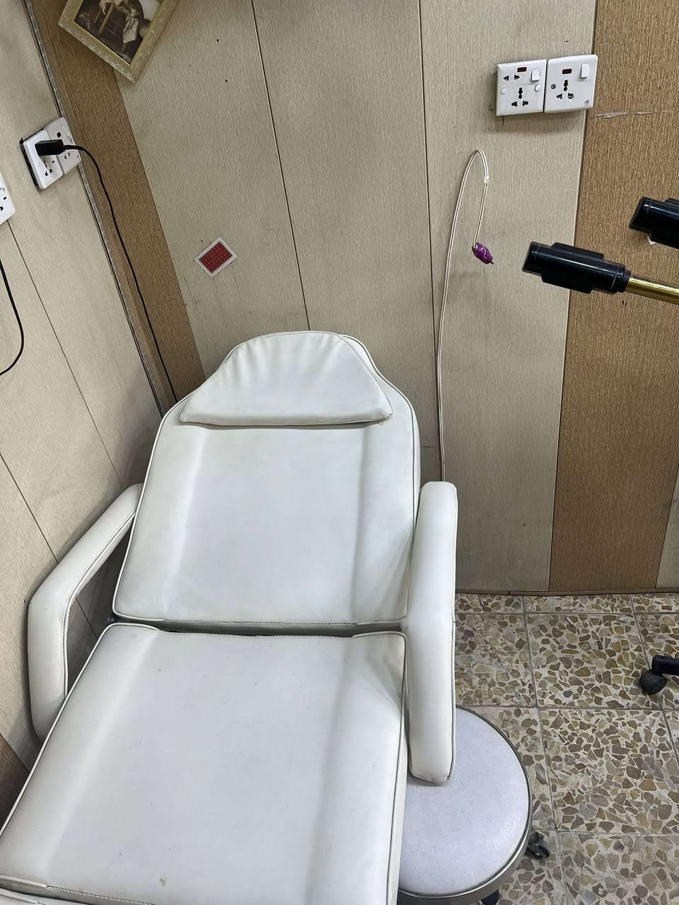 سدياء تنضيف بشره معى سكملي متحرك معى نضافته ٩٠/١٠٠ سعره 100 بي مجال عنواني شعله رحمانيه رقم وتساب ***********
