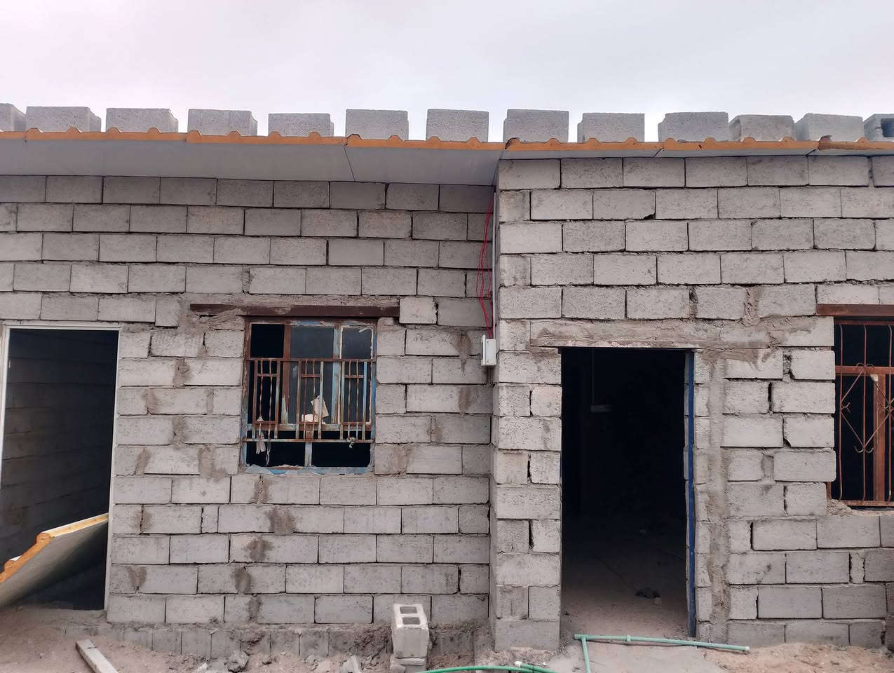 بيت للبيع تجاوز 200 متر غرفتين وصاله ومطبخ ودوانيه بيت احتياجه بس صبه ارضيه وحتياجات بسيطه بيت سندويج شارع السوداني قرب برج الأثير السعر 11 وبيه مجال للاستفسار ***********
