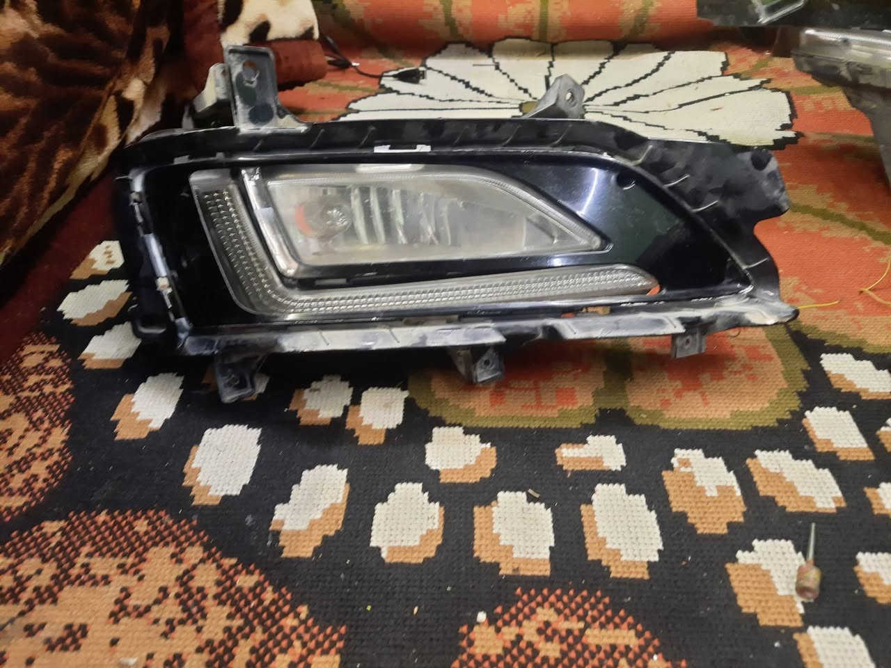 سلام عليكم 
بروجكت توسان من 14 الى18
شغال كدامك 
مع كلوبات هالوجين صفر 
السعر بلاش 40 الف 
للستفسار
***********
موجود واتساب
