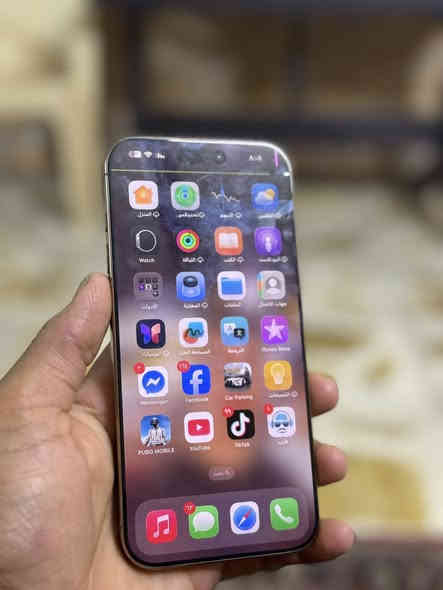 سلام عليكم آيفون ١٦ برو ماكس جهاز لوك كلش نضيف مامبدل ولاقطعة فقط هاذ الخط ال بل شاشة ومامءثر ذاكرة ٢٥٦ بطارية ٩١  السعر ٩١٠ وبي مجال بصيط ***********
