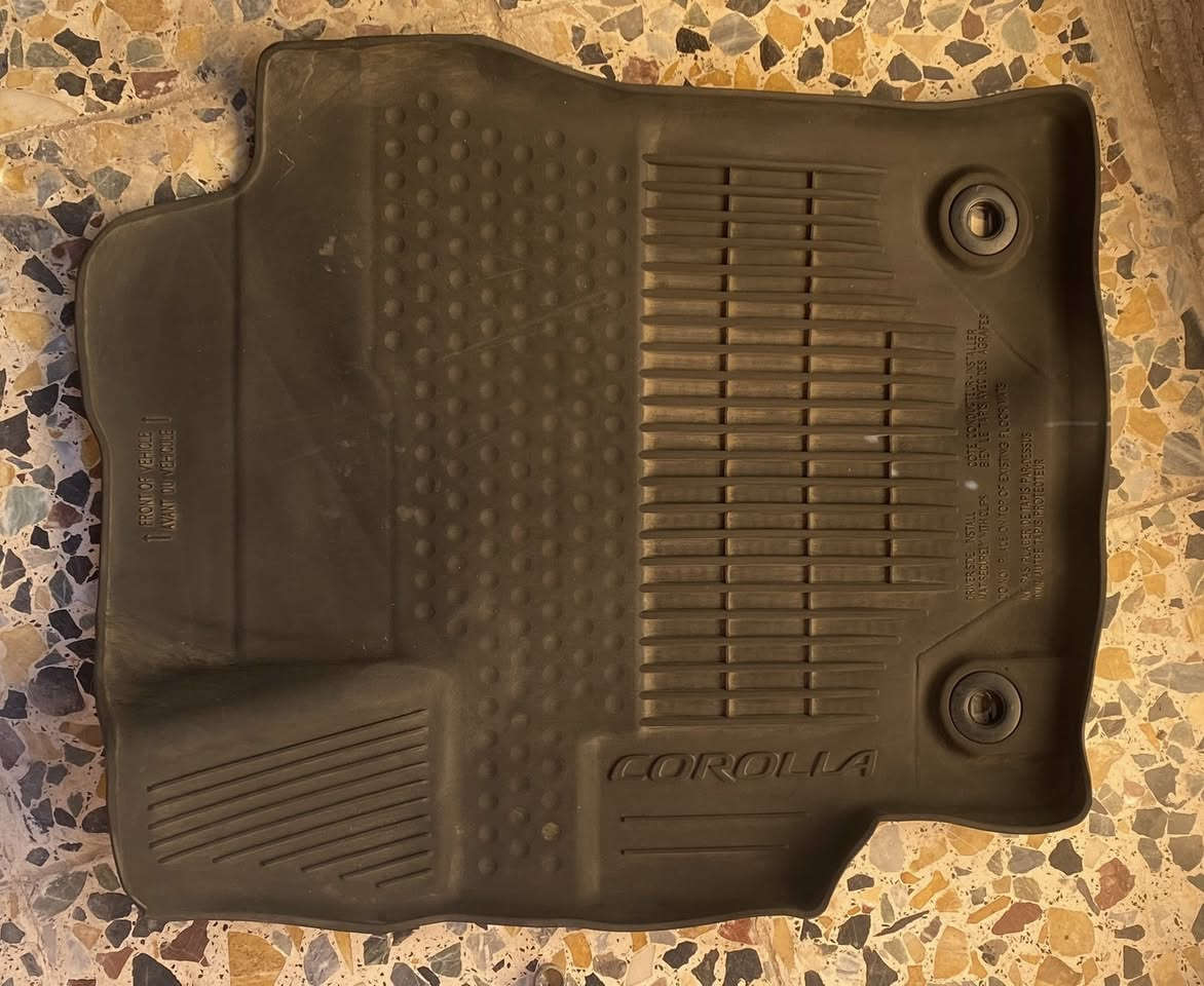 ارضيات كاربت + ارضيات ربل اصليات مستخدمات بدون اي ضرر يرهمن لجميع الكورلات من موديل 2020 الى 2025 سعر الارضية الواحدة 25 ألف فقط 
مكان بغداد حي الجهاد الضباط 
***********
