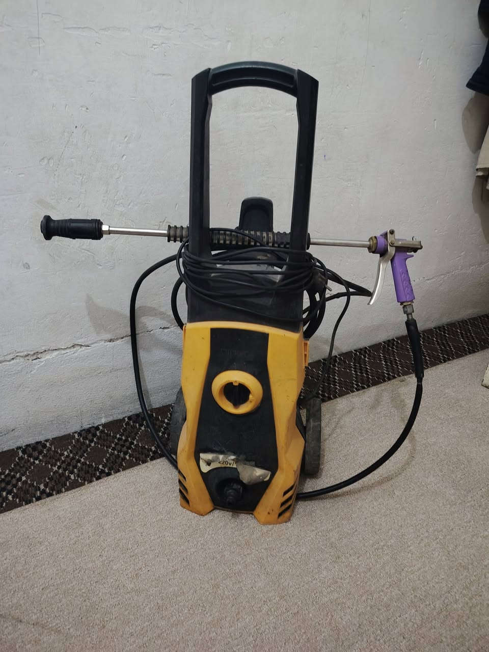 صوبه غازيه شغال فول. كهرباء  فقط شمعه وحده شغال ويا منظم سعر ٥٠ الف فاره غسل شغال بشرط 220 فولت 1700 واط سعر ٣٥ الف
***********
