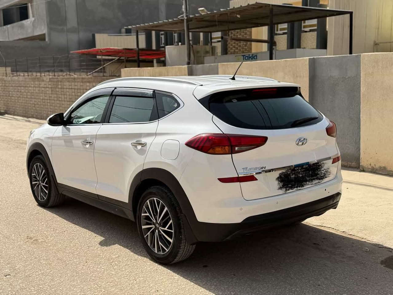 سلام عليكم توسان موديل 2020 خليجي شركه الكاصد خمس عدسات 
محرك 2000 دوش مكفول لا مفتوح ولا شي 
سياره ماشيه 87 
كشنات جلد كرسي كهربائي 2
رقم بغداد نكليزي 
سياره جاهزه من كلشي 
سياره مكفوله عده الدعاميه الخلفيه صبغ 
***********
السعر 210 وبيه مجال
