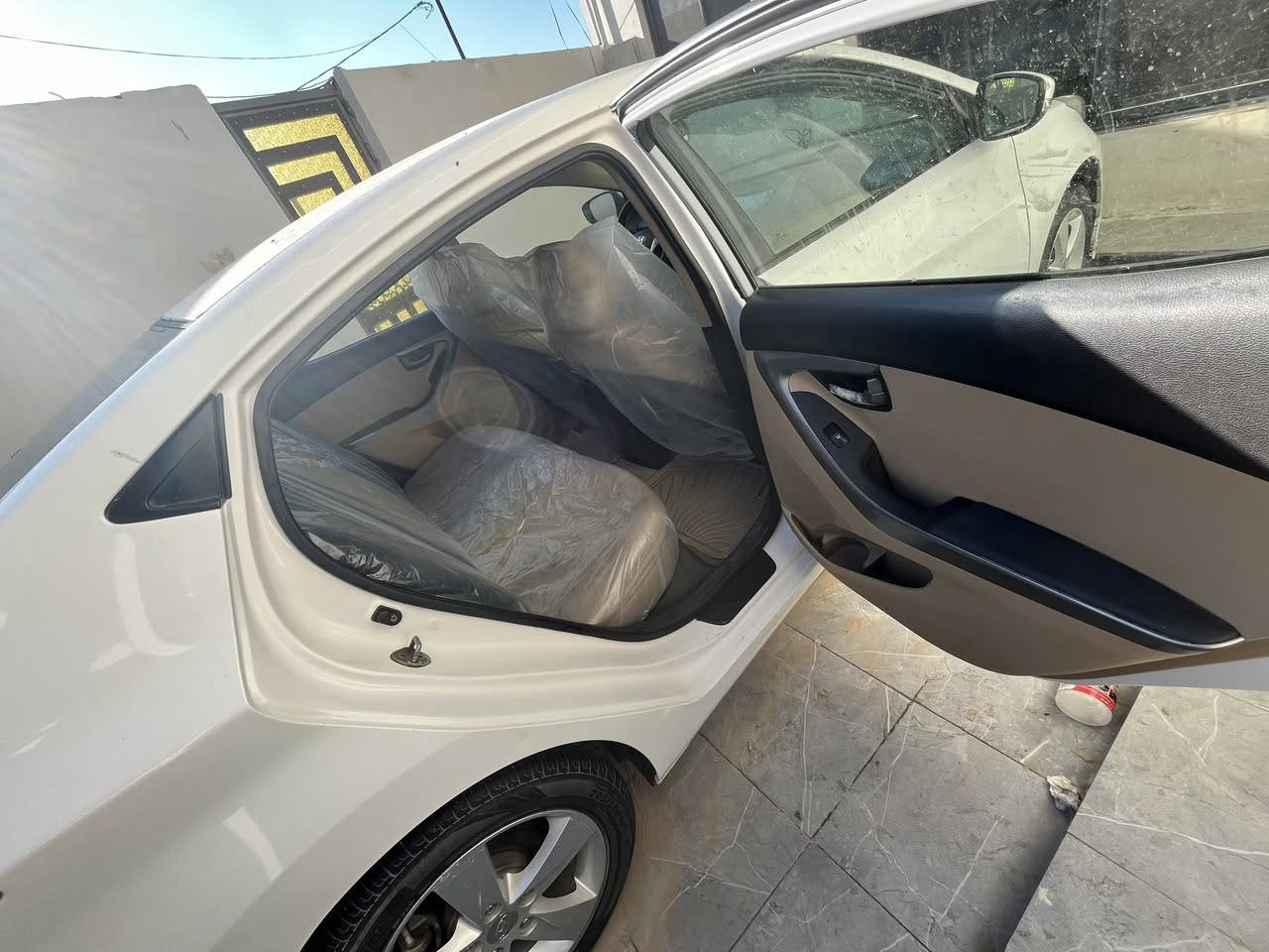 سلام عليكم انتره مديل 2013 خليجي مكينا 1800 كير تبريد +تدفه تخم تاير موصفات شاشه تحكمات حساسات اشاير بل مري وباقي موصفات بيها حالوب +بارد باب سايق فقط والباقي كفاله سياره جديده مابيها أي نقص مكان الديوانيه رقم ***********سعر 85وبيها مجال
