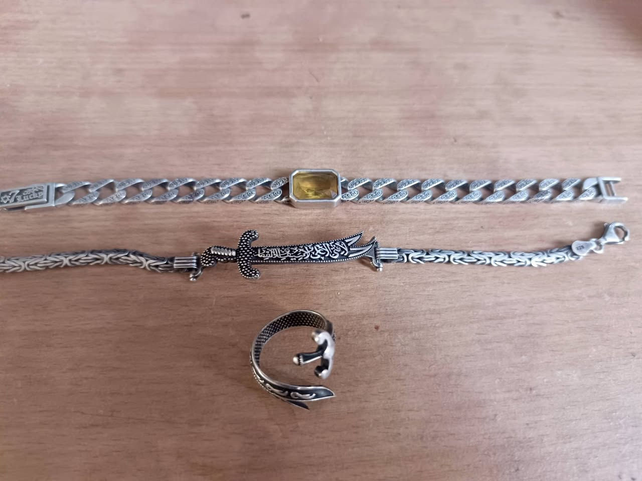 السلام عليكم
اسوار ايطالي 
وسوار صياغه خاصه محبس والسوار
الوزن 47.غرام ثنينهم
السعر.200 
بغداد مدينه الصدر


**إذا كنت صاحب هذا الإعلان وتريد حذفه لأي سبب، رجاءا أرسل رسالة إلى الدعم الفني**